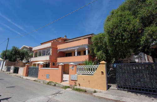 La Caletta House | Holiday Home 'La Caletta Casa per Vacanze' with Sea View & Terrace