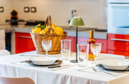 Monserrato House | Holiday Home 'La Campidanese' with Shared Terrace, Wi-Fi and Air Conditioning