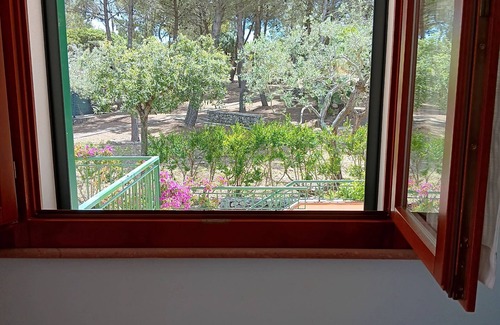 Sennori House | Holiday Home 'La Casa Del Vento' with Sea View, Wi-Fi and Air Conditioning