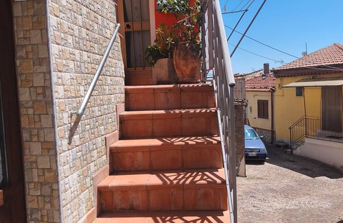 Lacedonia Apartment | Holiday Home 'La Casa Arancione' with Balcony
