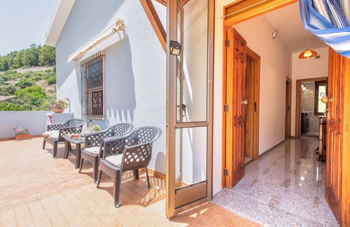 Osilo House | Holiday Home 'La Casa Nella Valle' with Mountain View, Wi-Fi and Air Conditioning