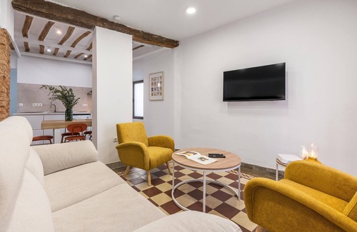 La Zubia House | Holiday Home 'La Casa Real' with Mountain View, Wi-Fi and Air Conditioning
