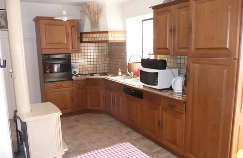 Beauzac House | Holiday Home 'La Grange De L'effraie' with Mountain View, Private Terrace and Private Garden