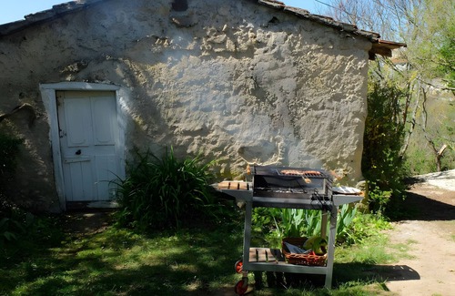 Beauzac House | Holiday Home 'La Grange De L'effraie' with Mountain View, Private Terrace and Private Garden
