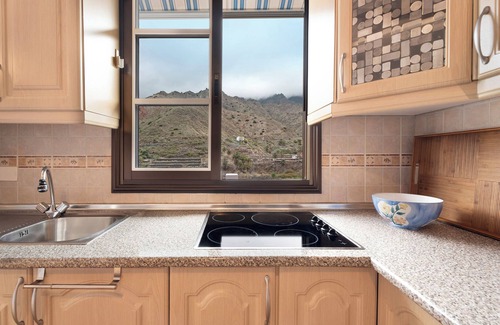 Hermigua House | Holiday Home 'La Huerta' with Mountain View, Private Terrace and Wi-Fi