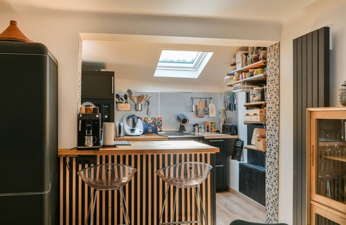 Tresserve House | Holiday Home 'La Maison Du Lac' with Lake View, Private Pool and Wi-Fi