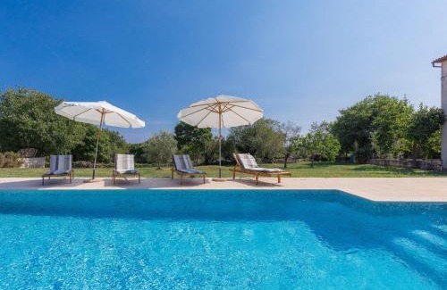 Divsici House | Holiday Home Lancin by Interhome