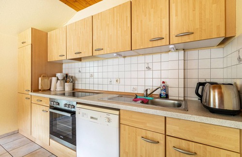 Tetenbull House | Holiday Home 'Landleben Und Meer' with Private Terrace and Private Garden