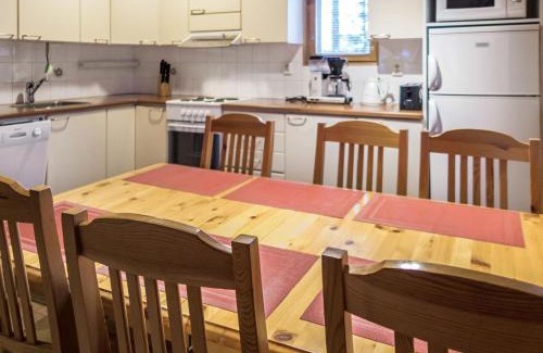 Akaslompolo House | Holiday Home Lapinkulta b by Interhome
