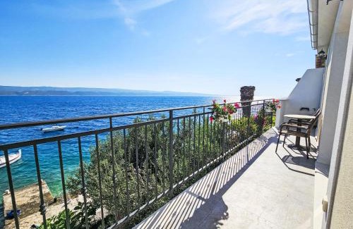 Celina House | Holiday Home Lara by Interhome