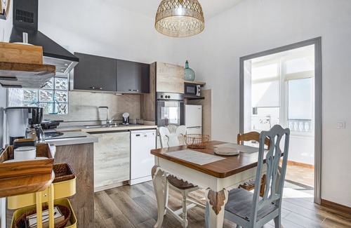 Jedey House | Holiday Home 'Las Golondrinas - B' with Sea View, Private Terrace and Wi-Fi