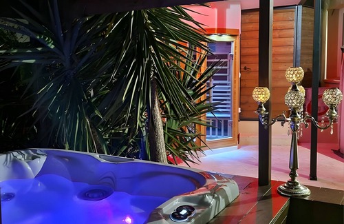 Palama House | Holiday Home 'Le Cocon Marseillais' with Mountain View, Wi-Fi and Air Conditioning