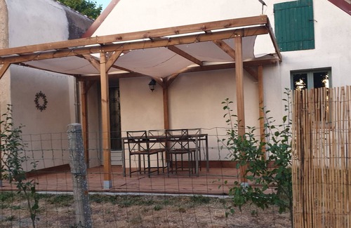 Saint-Desire House | Holiday Home 'Le Gîte De La Ferme Davitali' with Private Terrace, Private Garden and Wi-Fi