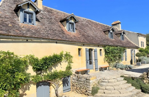 Sainte Croix de Beaumont House | Holiday Home 'Le Mas' with Private Pool, Private Terrace and Wi-Fi