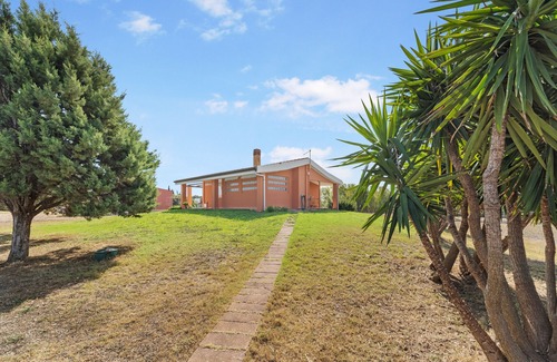 Elmas House | Holiday Home "Le Tenute del Mandarino" with Mountain View, Garden & Wi-Fi