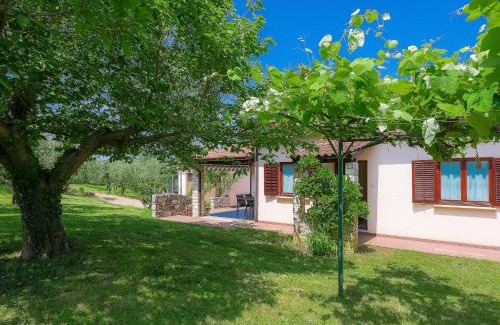 Đuba House | Holiday Home Licia by Interhome