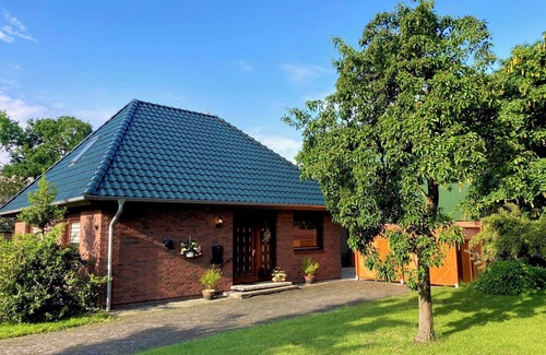 Wolmersdorf House | Holiday Home 'Lisa' with Private Terrace, Private Garden and Wi-Fi