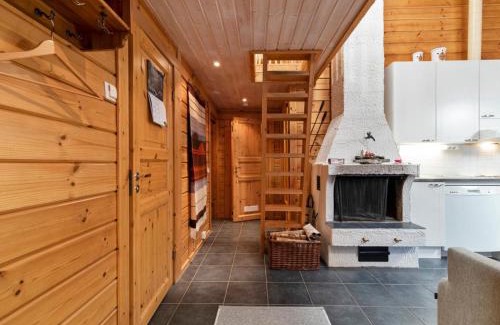 Yllasjarvi House | Holiday Home Lomaylläs maja- palovaarankaarre 6 a by Interhome