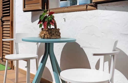 Agaete House | Holiday Home "Los Veroles" with Sea View, Private Heated Pool and Wi-Fi