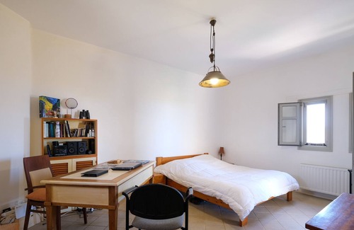 Paros House | Holiday Home 'Lou Seaside and Sunset Studio' with Sea View, Private Terrace and Wi-Fi