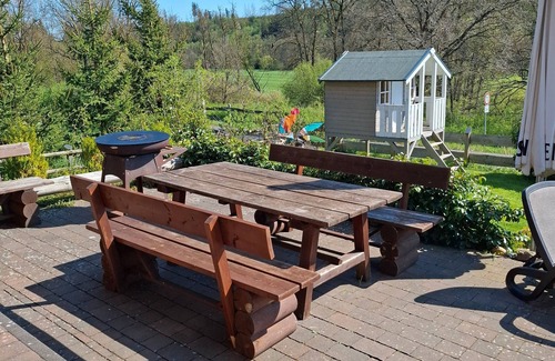 Glindfeld House | Holiday Home 'Mühlenblick' with Private Terrace, Private Garden and Wi-Fi