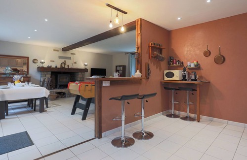 Plelo House | Holiday Home 'Magnifique Cadre Calme Et Verdoyant' with Private Terrace, Private Garden and Wi-Fi