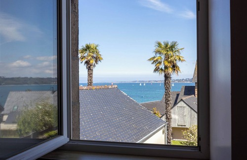 Perros-Guirec House | Holiday Home 'Maison Bretonne Madame Est Servie' with Sea View, Private Terrace and Wi-Fi