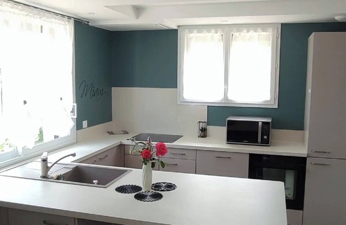 La Rouquette House | Holiday Home 'Maison De Charme La Campagne' with Balcony, Wi-Fi and Air Conditioning