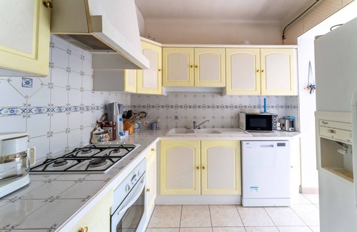 Faucon House | Holiday Home 'Maison Avec Vue Sur Le Ventoux' with Mountain View, Private Terrace and Wi-Fi