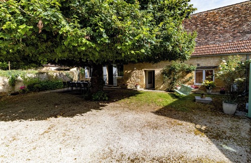 Le Cler House | Holiday Home 'Maison En Pierre Piscine Clim' with Private Pool, Wi-Fi and Air Conditioning