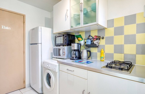 Lattes House | Holiday Home 'Maisonnette 37 m²' with Private Terrace and Wi-Fi