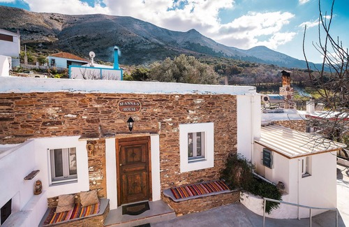 Embonas House | Holiday Home 'Mannas House' with Sea View, Wi-Fi and Air Conditioning