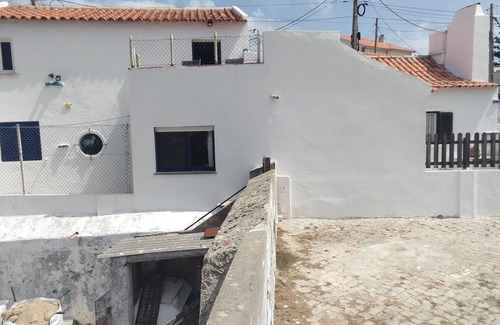 Azenhas do Mar House | Holiday Home 'Mar E Sol' with Sea View, Private Terrace and Wi-Fi