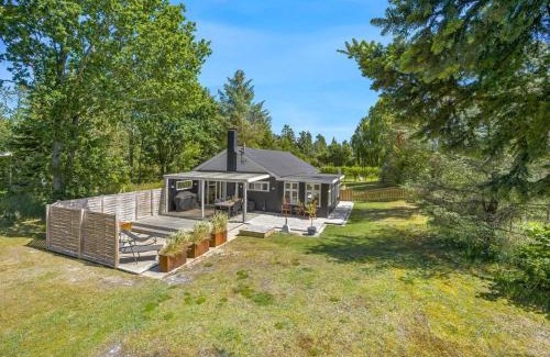 Hou House | Holiday Home Marise - from the sea by Interhome