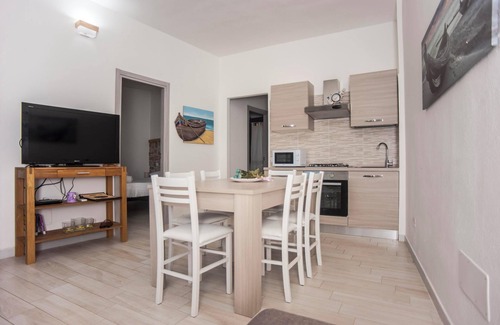 Santa Margherita di Pula House | Holiday Home “Marisol” close to the Beach with Wi-Fi, A/C, Terraces & Garden