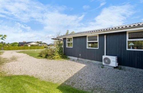 Skastrup Strand House | Holiday Home Maylin - 350m from the sea by Interhome