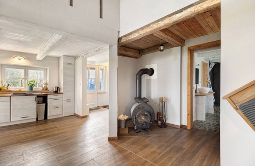Oberndorf House | Holiday Home 'Mercimersea' with Private Terrace, Private Garden and Wi-Fi