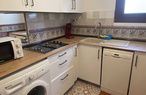 La Parata House | Holiday Home "Mi Abuela Maria" with Sea View, Pool & Wi-Fi