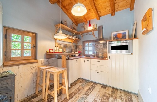 Sidari House | Holiday Home 'Mini Country House' with Private Pool, Wi-Fi and Air Conditioning