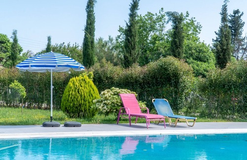 Sidari House | Holiday Home 'Mini Country House' with Private Pool, Wi-Fi and Air Conditioning