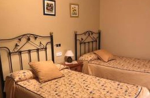 Cazorla House | Holiday Home 'Mirador de Cazorla 3 dormitorios' with Mountain View, Pool & Shared Terrace