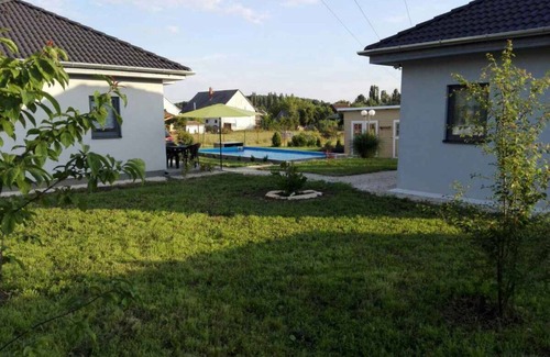 Abrahamhegy House | Holiday home modernly furnished with pool, washing machine and dishwasher
