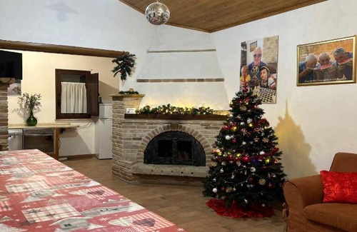 Vicoli House | Holiday Home 'Mulino Brandolini' with Mountain View, Private Pool and Wi-Fi