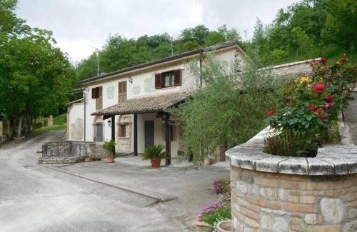 Vicoli House | Holiday Home 'Mulino Brandolini' with Mountain View, Private Pool and Wi-Fi