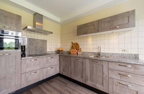 Nistelrode House | Holiday home near the centre with view