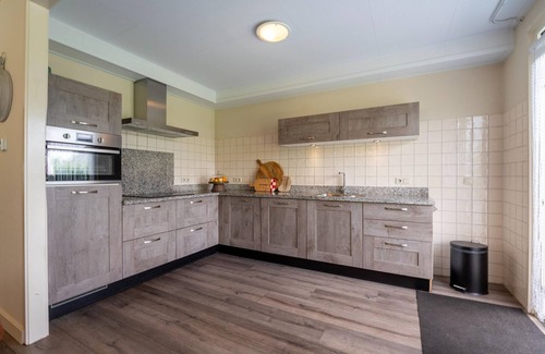 Nistelrode House | Holiday home near the centre with view