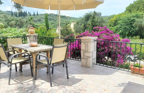 Old Town House | Holiday Home "Nora" with 2 Apartments and Shared Pool - Sea Breeze 1