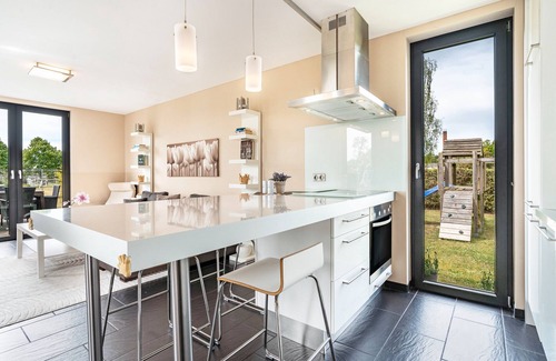 Ueckermuende House | Holiday Home 'Nova Ferienhaus, 50qm' with Private Terrace, Private Garden and Wi-Fi