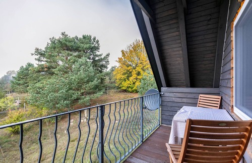 Niederfinow House | Holiday Home 'Obergeschoss' with Balcony and Wi-Fi