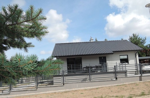 Insko House | holiday home on a fenced natural plot, Insko